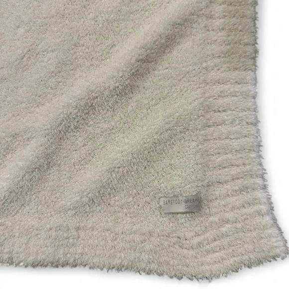 Barefoot Dreams Cozy Chic Contrast Tip Throw - Cream 45x60. - Picture 2 of 4